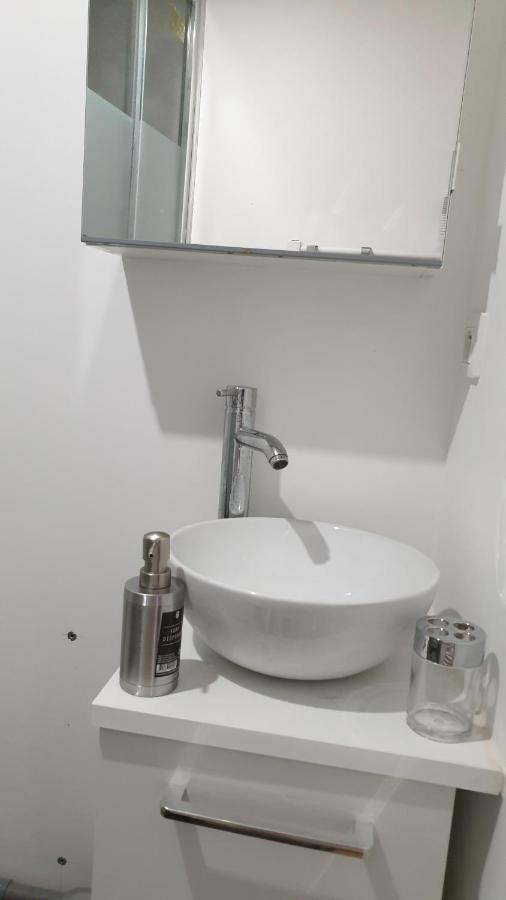 Chambres Poitiers Centre: Private Comforts, Shared Kitchen & City Hall Proximity Exterior photo