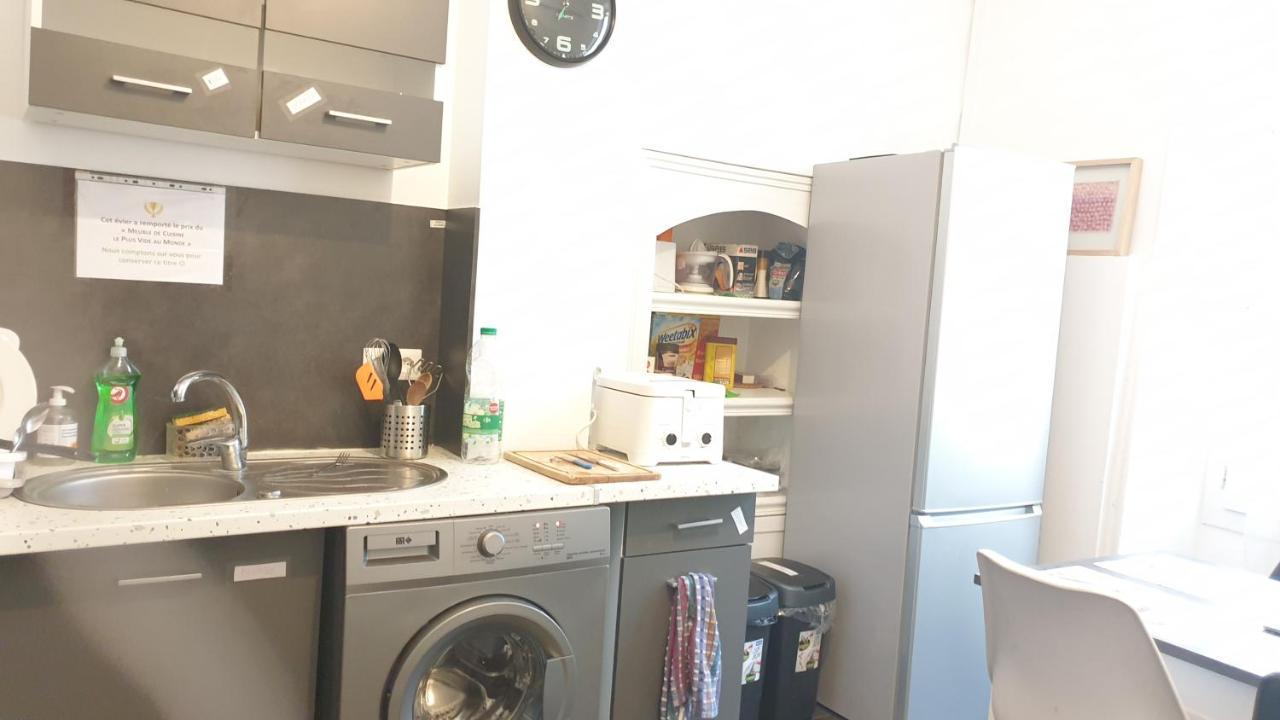 Chambres Poitiers Centre: Private Comforts, Shared Kitchen & City Hall Proximity Exterior photo